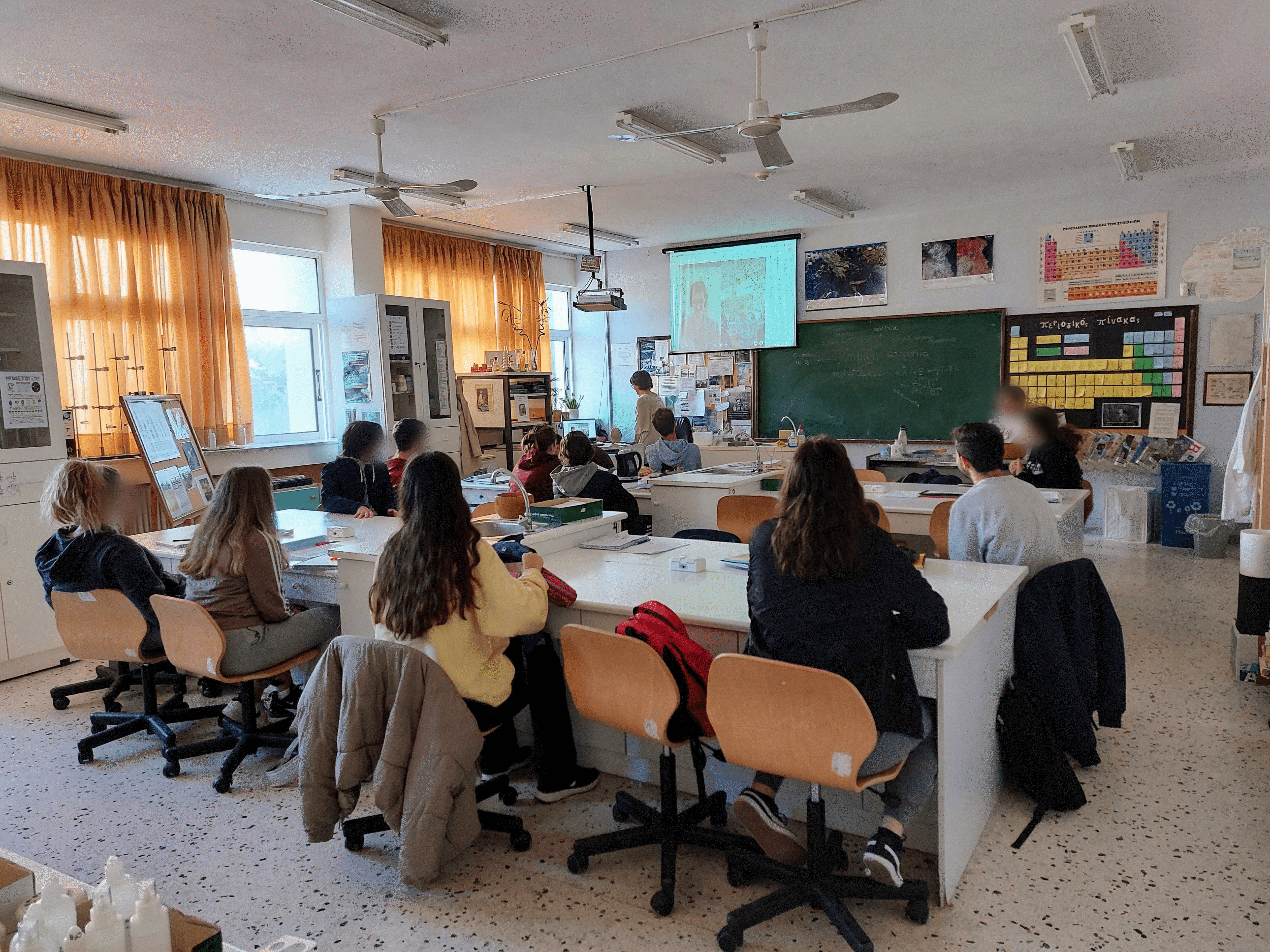 Διαδικτυακή_συνάντηση_μαθητών_και_μεντόρων_σε_σχολείο_της_Ελλάδας-min.png?mtime=20230517134429#asset:415428