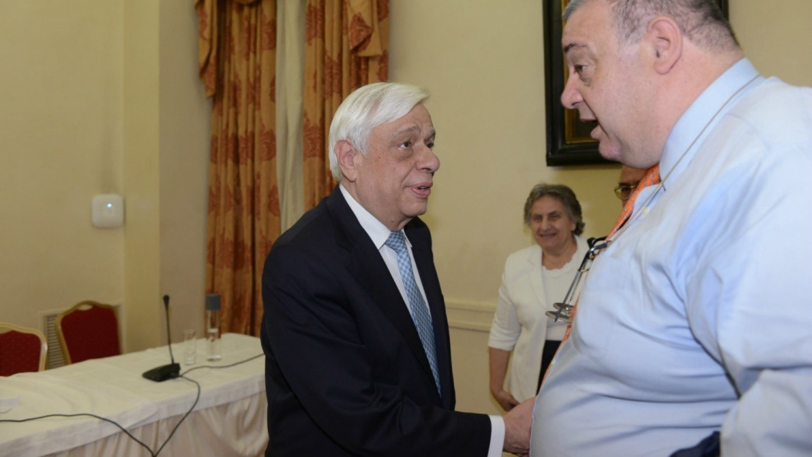 Παυλοπουλος_Χαιρετουρα.jpg?mtime=20180504151846#asset:85789