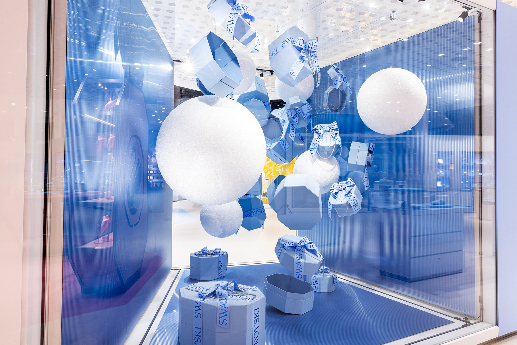 20231206_SKW_Wondercolor_0372_c_SwarovskiKristallwelten.jpeg?mtime=20251003161618#asset:567734