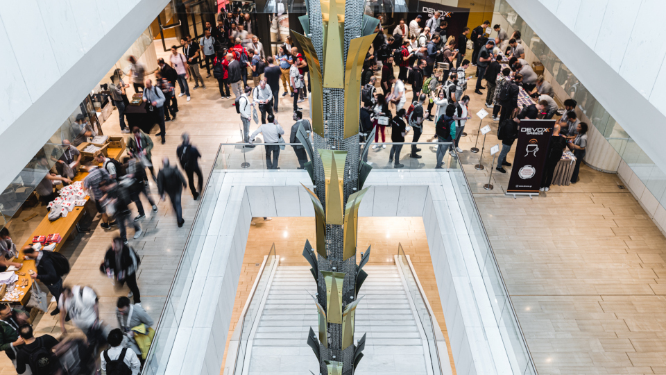 Devoxx_Greece_2023_2.jpg?mtime=20230510132428#asset:414189