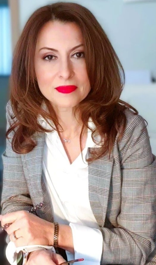 Elena-Makri-HR-Director-kariera.gr.jpg?mtime=20250924140914#asset:566164:url