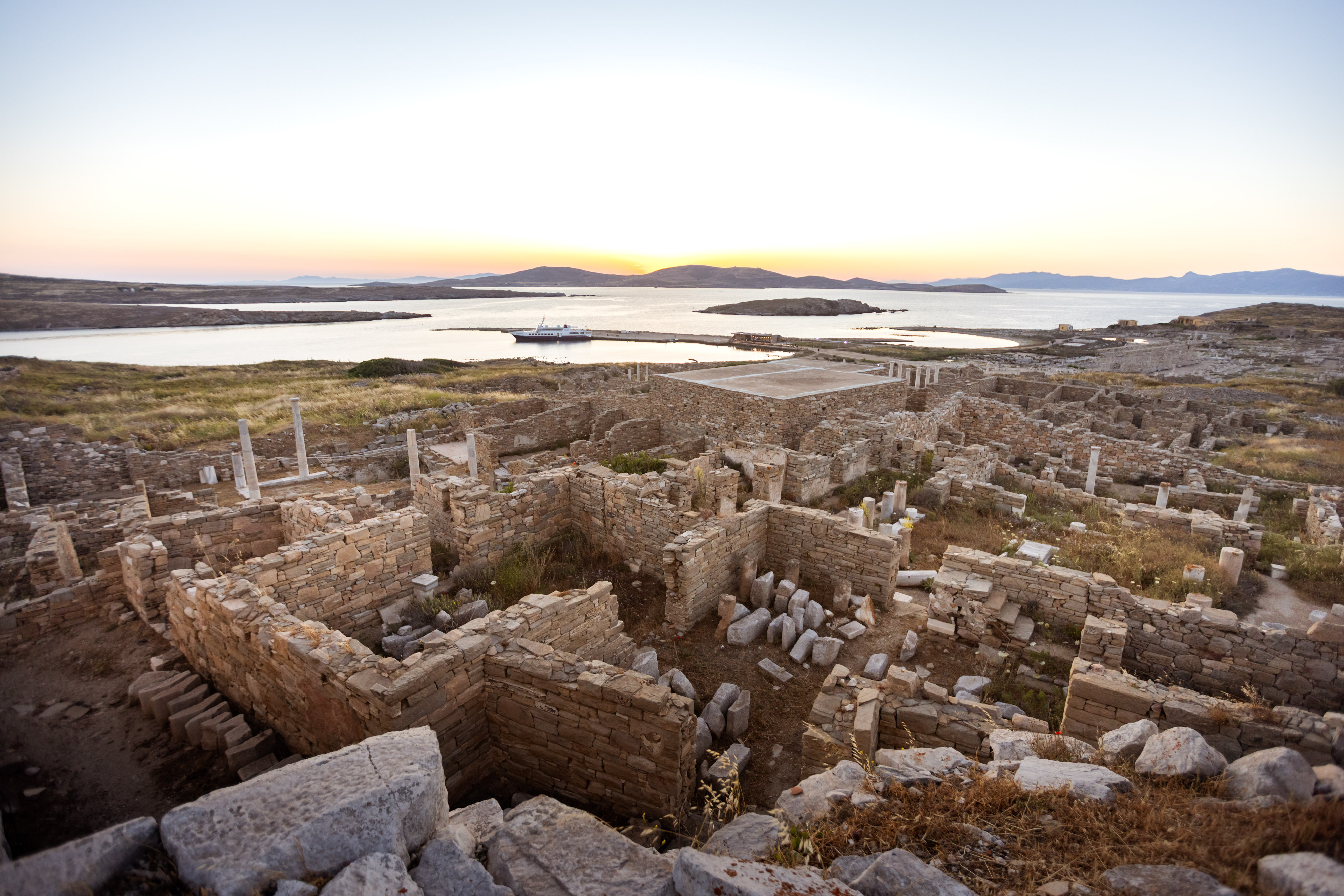 General-view-of-Delos-photo-by-World-Human-Forum-Stephan-Talneau.jpg?mtime=20250711181330#asset:557473