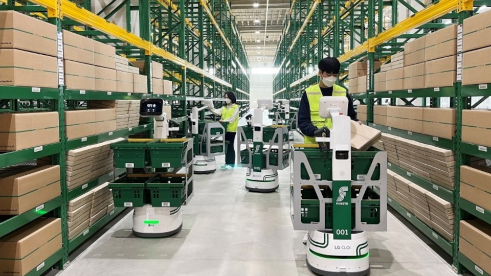 LG_hotel-exclusive_robots__2.jpg?mtime=20240304130748#asset:465071