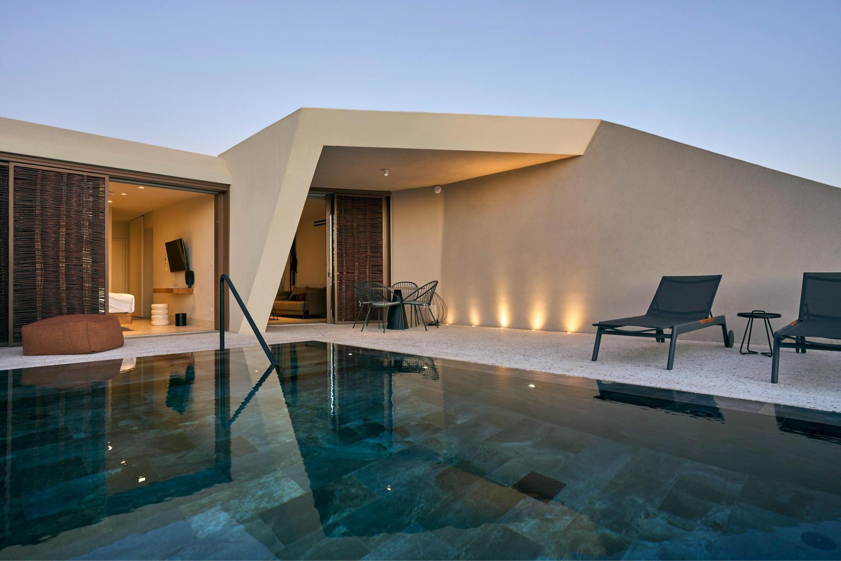 NOŪS_Santorini-Euphoria_Pool_Suite_Exterior.jpg?mtime=20250425112759#asset:541798