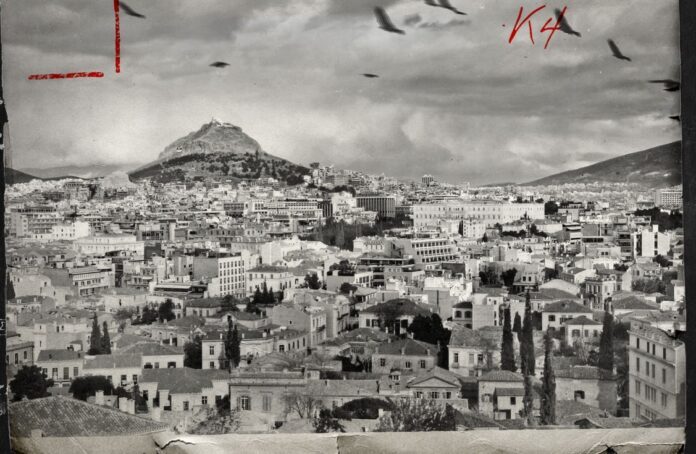 Onassis-Cinema_Tassos-Langis-Yiannis-Gaitanidis-BUILDERS-HOUSEWIVES-AND-THE-CONSTRUCTION-OF-MODERN-ATHENS.jpeg?mtime=20250424173647#asset:541764