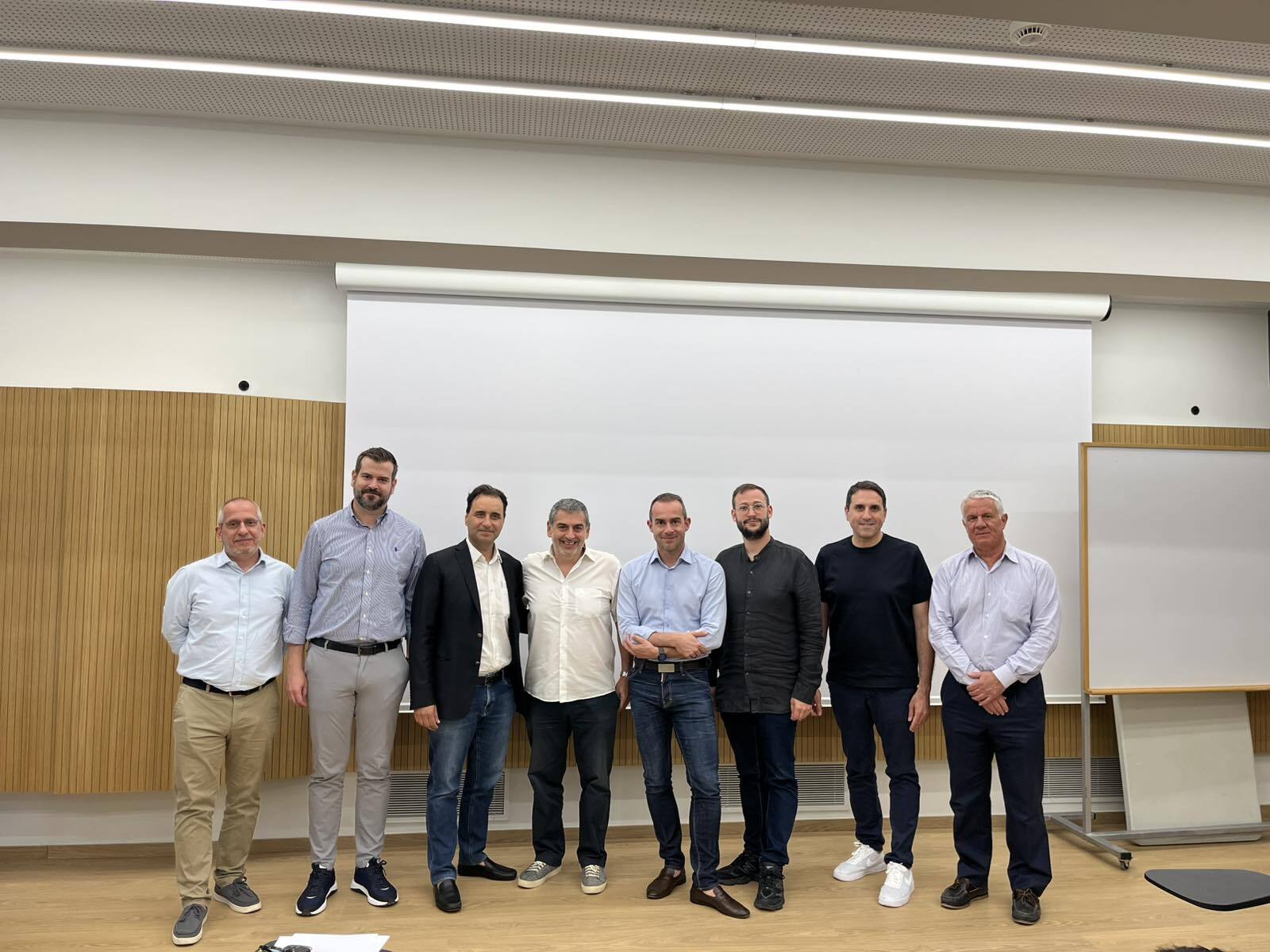 Pappajohn_Committee.jpg?mtime=20250707140513#asset:556296