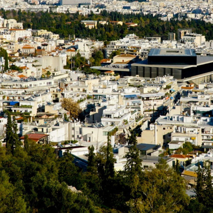 Όλο και βαθαίνει η στεγαστική κρίση στην Ελλάδα - Το 1/3 των νοικοκυριών δαπανά άνω του 40% του εισοδήματος για στέγη