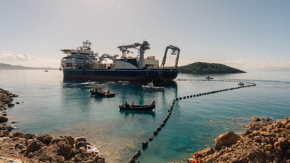 Συμφωνία για την ηλεκτρική διασύνδεση με Κύπρο – Πώς θα καταστεί βιώσιμο το έργο