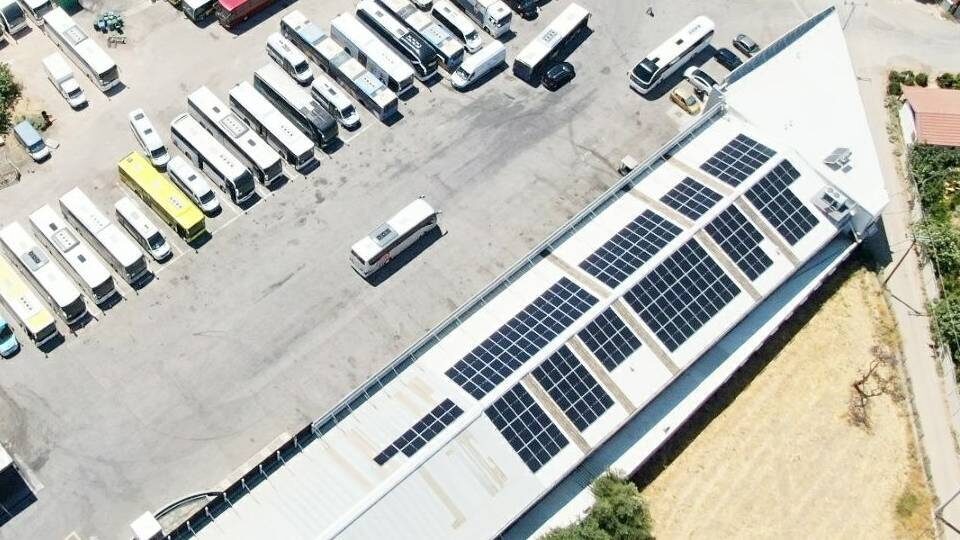 Όμιλος Παπαδάκη: Μεγάλη επένδυση solar panels στις κεντρικές του εγκαταστάσεις