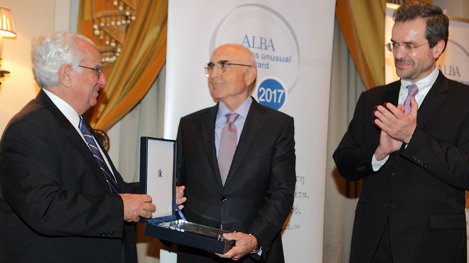 Απονομή του 4ου ALBA Business unusual Award στον κ. Θεόδωρο Βασιλάκη