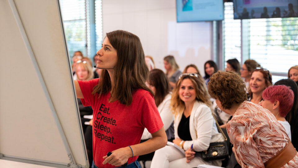 Στέλλα Κάσδαγλη, Women on Top: Να «χακάρουμε» ό,τι εμποδίζει την ισότητα στην εργασία!