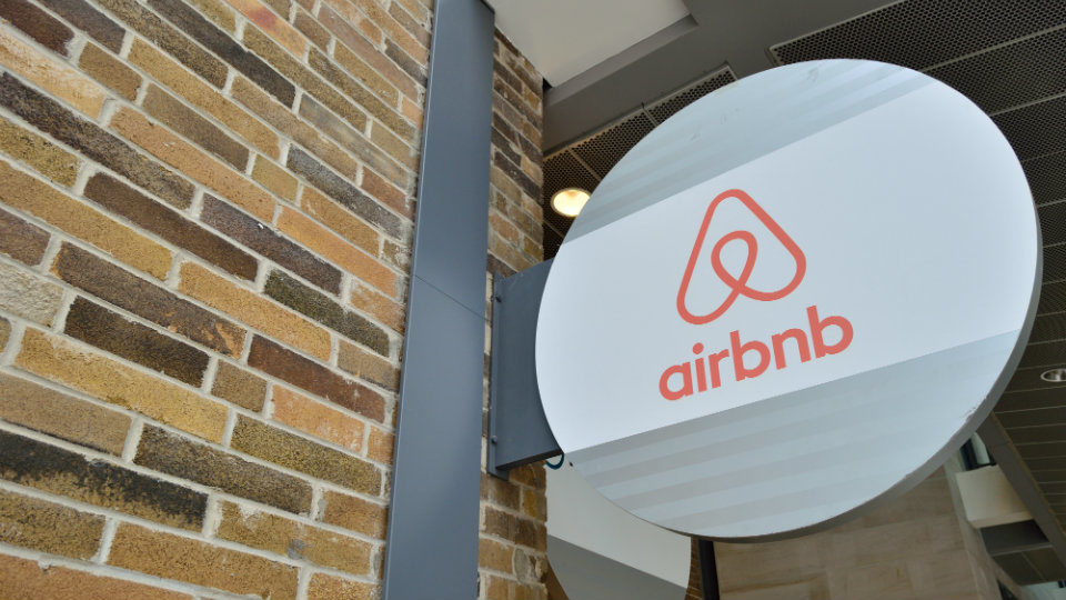 Τι αλλάζει στο Airbnb μετά τις διαπραγματεύσεις με την Ευρωπαϊκή Επιτροπή
