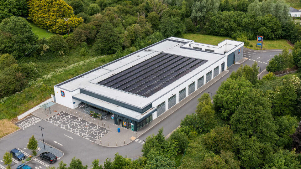 Η Greenvolt Next συνεργάζεται με την Aldi - Θα εγκαταστήσει φ/β 6,3 MW σε 44 καταστήματα της αλυσίδας στην Ιρλανδία