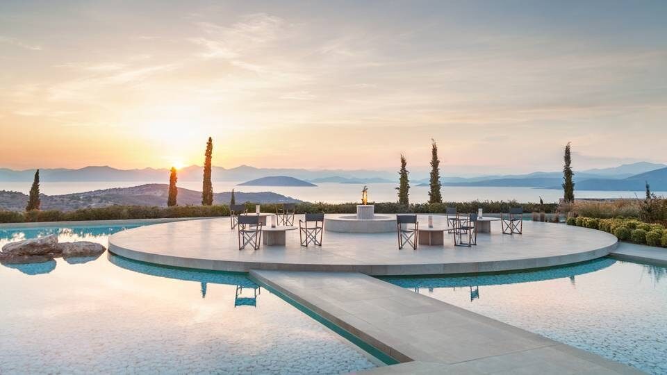 Το Amanzoe γιορτάζει την πρώτη δεκαετία λειτουργίας του