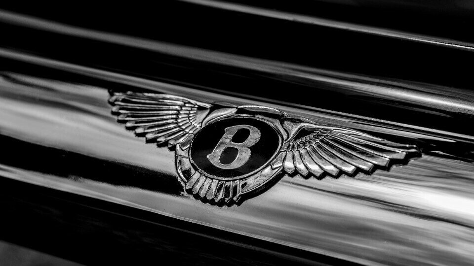 Bentley: Καλείται να καταστρέψει ρούχα, μετά από διαμάχη για το εμπορικό σήμα