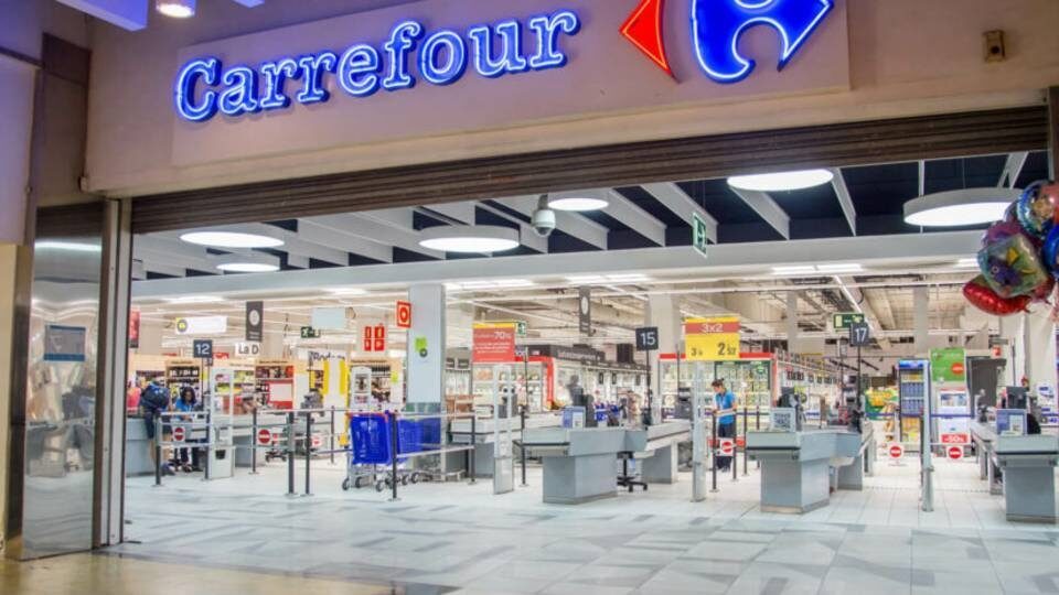 Συζητήσεις για «deal» 50 δισ. δολαρίων μεταξύ Carrefour και Couche-Tard