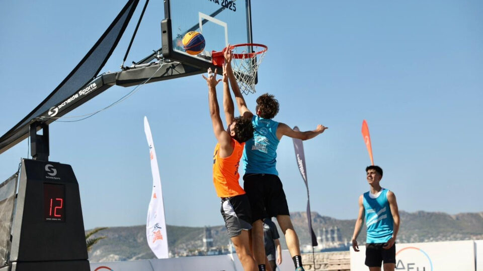 ΔΕΗ 3X3 Street Basketball: Σε ζωντανά γήπεδα μετατράπηκαν κεντρικά σημεία πόλεων για 3η χρονιά