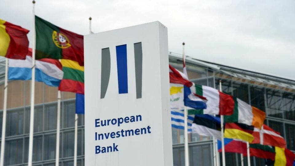 Το InvestEU και το Ευρωπαϊκό Ταμείο Επενδύσεων στηρίζουν το ταμείο υποδομών απανθρακοποίησης