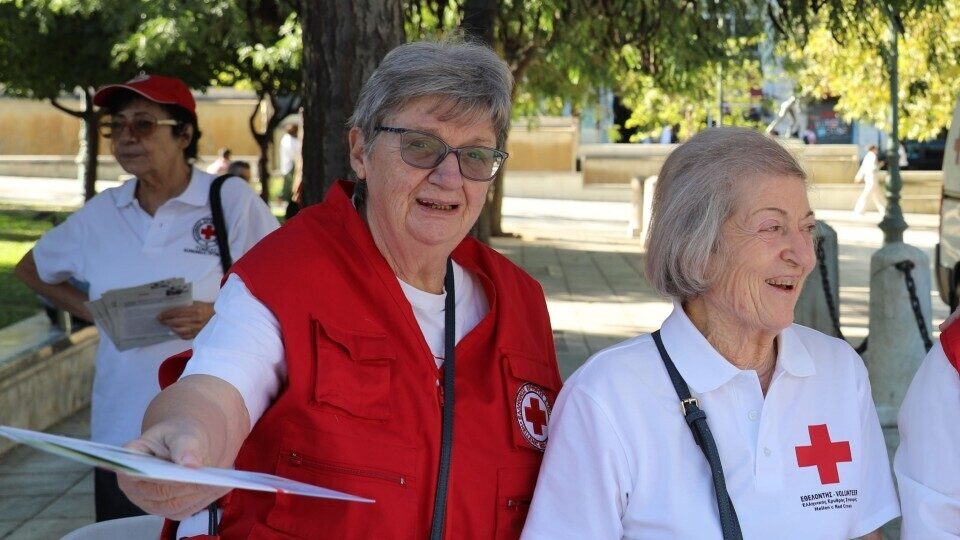 Δράση ευαισθητοποίησης του Ελληνικού Ερυθρού Σταυρού για την Τρίτη Ηλικία στην Πλατεία Συντάγματος