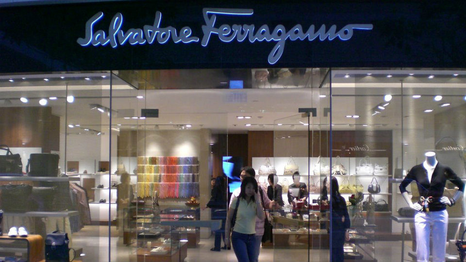 Ferragamo: Φουντώνουν τα σενάρια εξαγοράς μετά τον θάνατο της Wanda Ferragamo