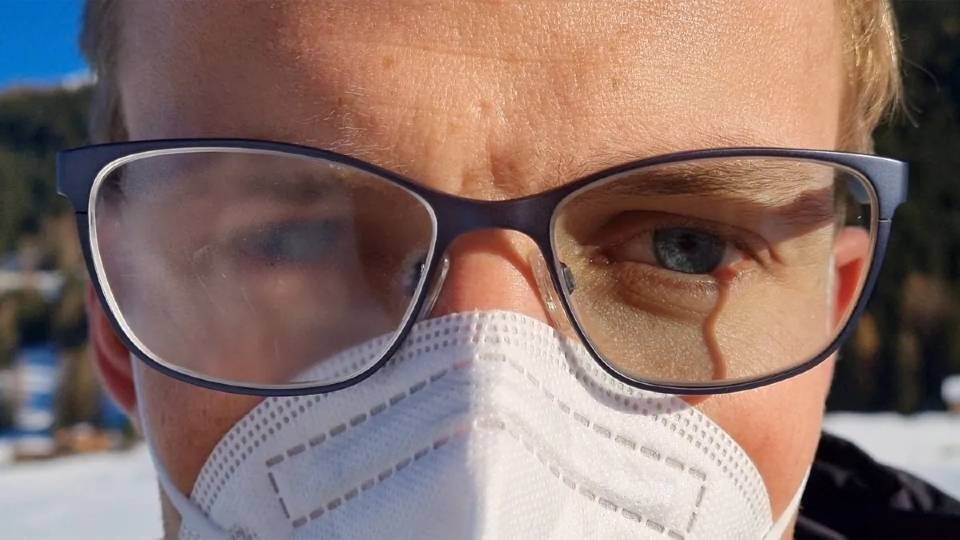Ελβετοί ερευνητές δίνουν λύση στο θάμπωμα των γυαλιών