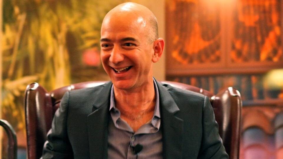 Jeff Bezos: Ο άνθρωπος που τα παράτησε όλα για να γίνει «μάγος»