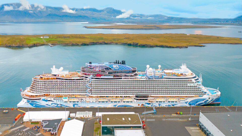 Η Norwegian Cruise Line καλωσορίζει επίσημα το κορυφαίο κρουαζιερόπλοιο Norwegian Prima