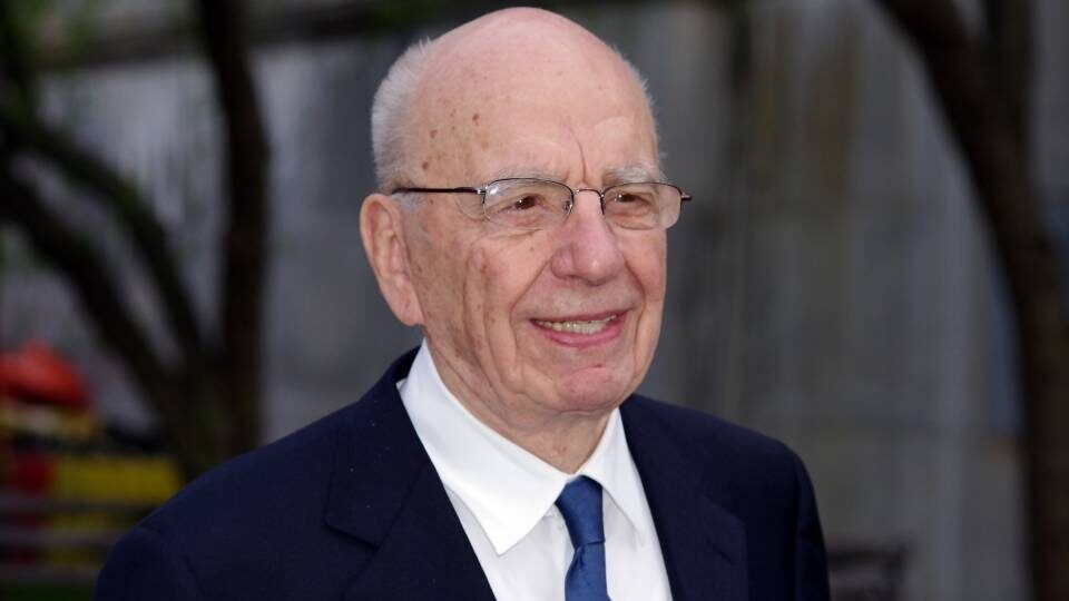 Η News Corp του Rupert Murdoch κλείνει περισσότερες από 100 εφημερίδες