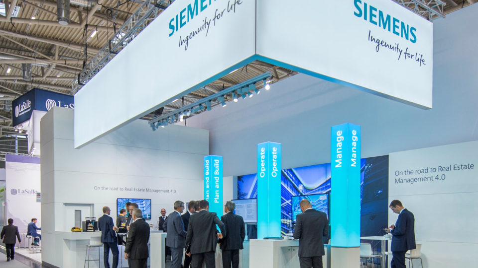 Siemens: Διαψεύδει ότι σχεδιάζει 20.000 περικοπές θέσεων εργασίας
