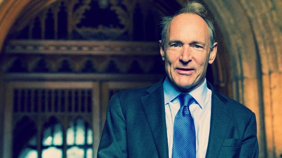 Tim Berners-Lee: Ο άνθρωπος που εφηύρε τον παγκόσμιο ιστό
