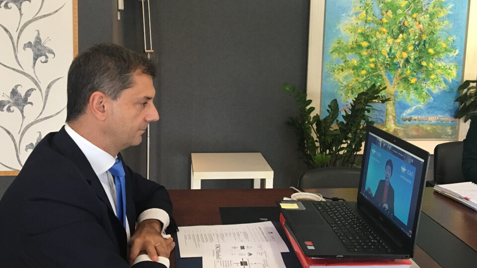 Πρόταση Θεοχάρη στον ΠΟΤ για διεθνή εφαρμογή των rapid test αντιγόνου για τον Covid-19