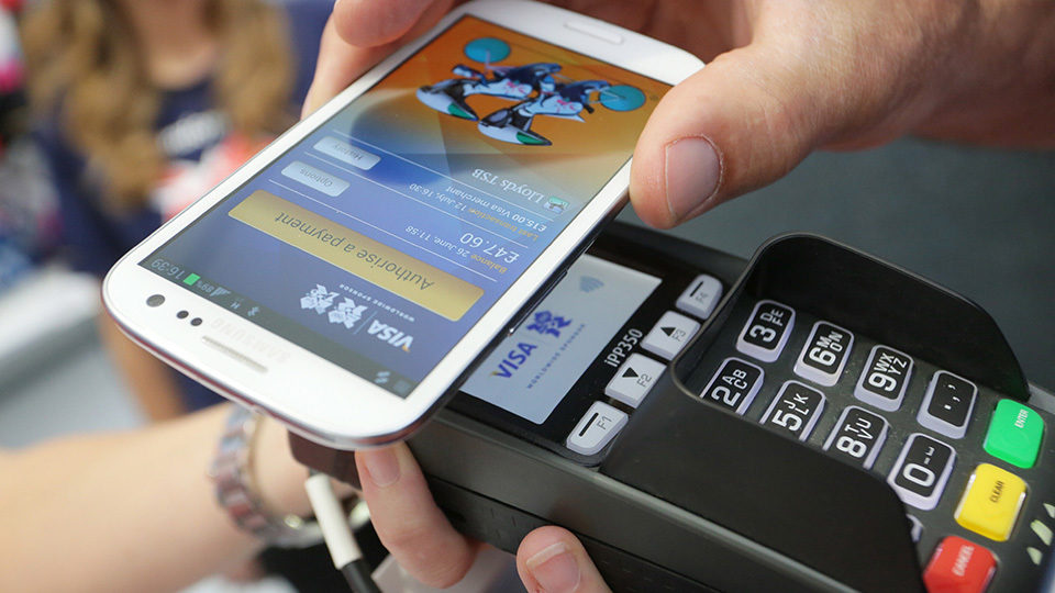 Η Allianz και η Visa παρουσιάζουν νέα εφαρμογή loyalty και Mobile πληρωμών