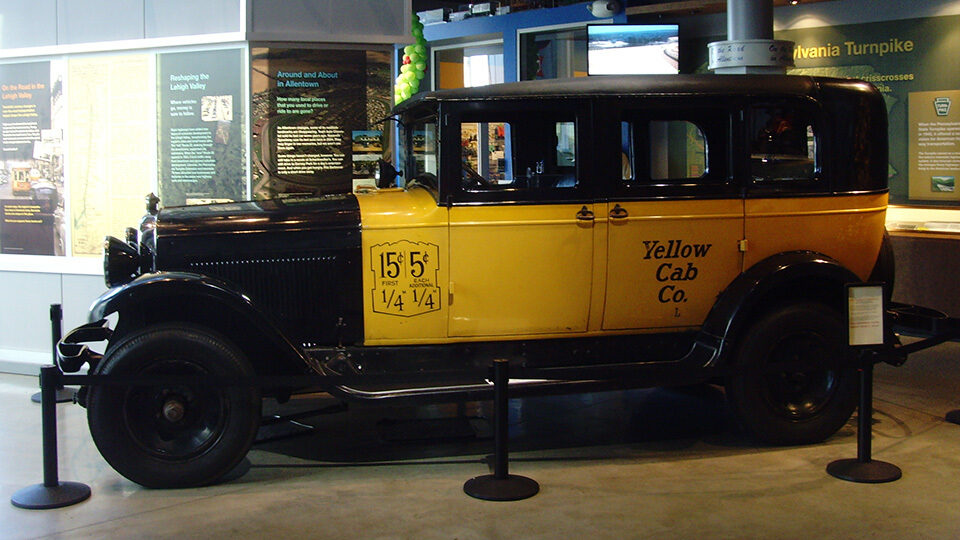 Hertz. Η ιστορία της εταιρείας που επινόησε τα κίτρινα ταξί...