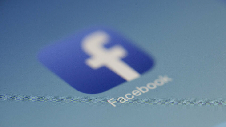 Βρετανική Βουλή: «Ψηφιακός γκάνγκστερ» το Facebook, «σε κίνδυνο» η δημοκρατία