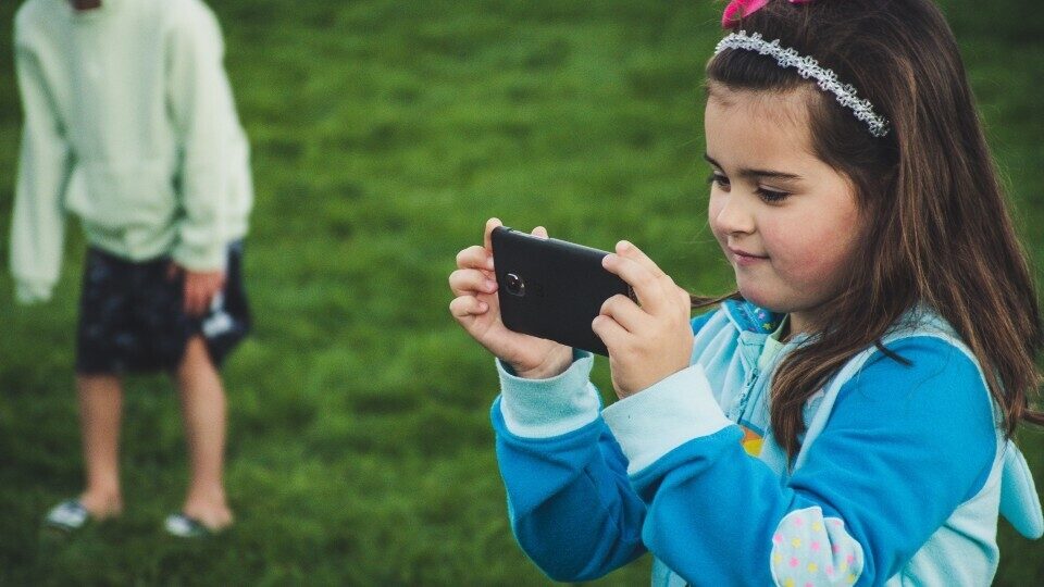 Kaspersky: Το ενδιαφέρον των παιδιών για το ηλεκτρονικό εμπόριο έχει τριπλασιαστεί