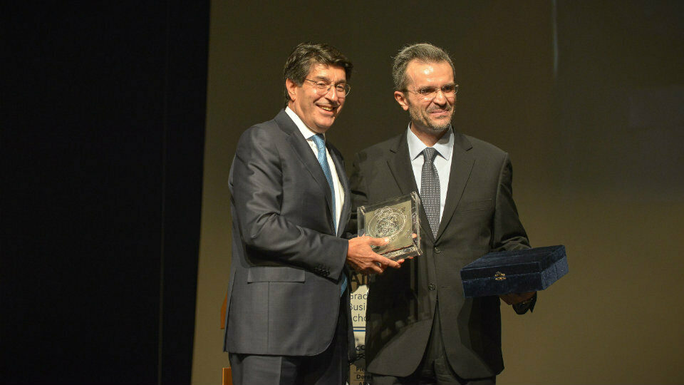 To Alba Graduate Business School απονέμει το 5o Business Unusual Award στον Θεόδωρο Φέσσα