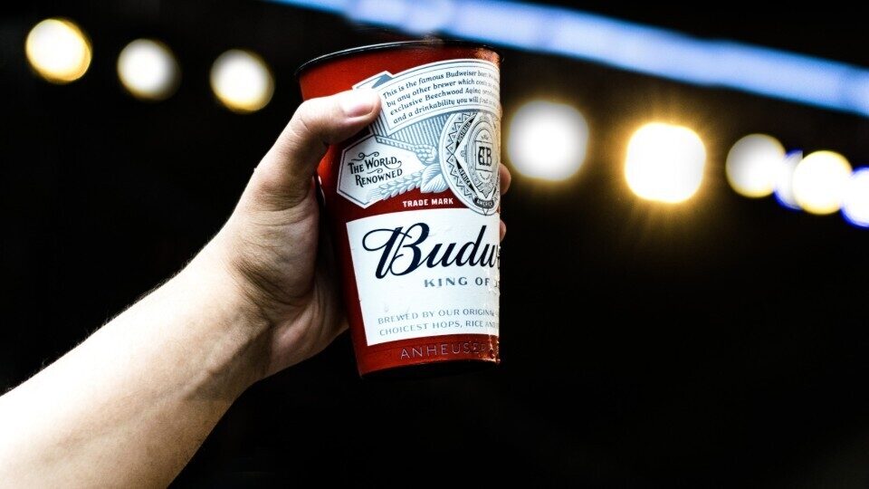 Η Budweiser είναι έτοιμη για «άνοιγμα» στη μεγαλύτερη αγορά μπύρας
