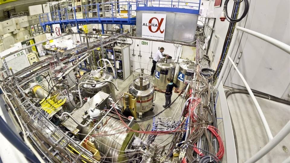 CERN: Ένα βήμα πιο κοντά τα μυστικά του σύμπανος - «Καταψύχθηκε» αντιύλη με λέιζερ