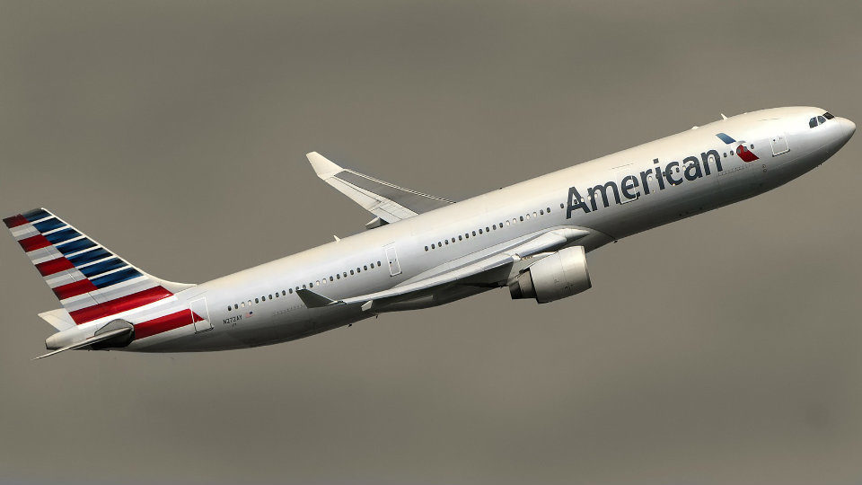 Η American Airlines ετοιμάζει περικοπή 5.000 θέσεων εργασίας