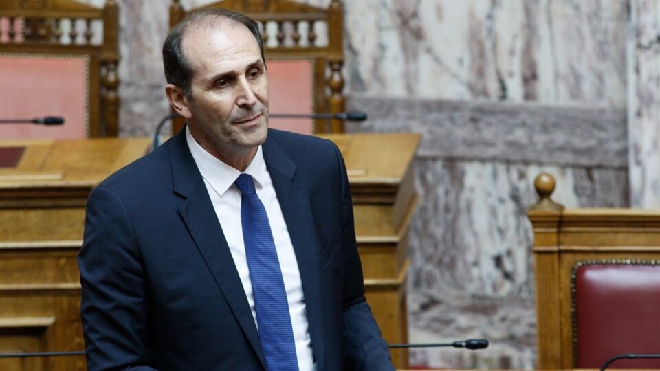 Βεσυρόπουλος: Στόχος της κυβέρνησης είναι οι μειώσεις φόρων να αποκτήσουν μόνιμο χαρακτήρα
