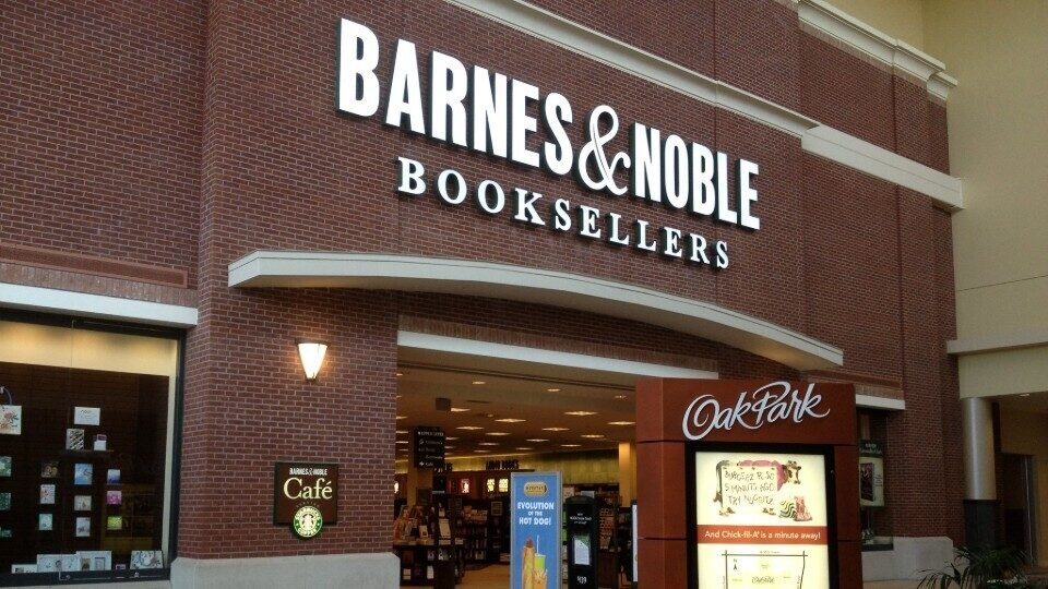 Στο «σφυρί» τα βιβλιοπωλεία Barnes & Noble έναντι 683 εκατομμυρίων δολαρίων