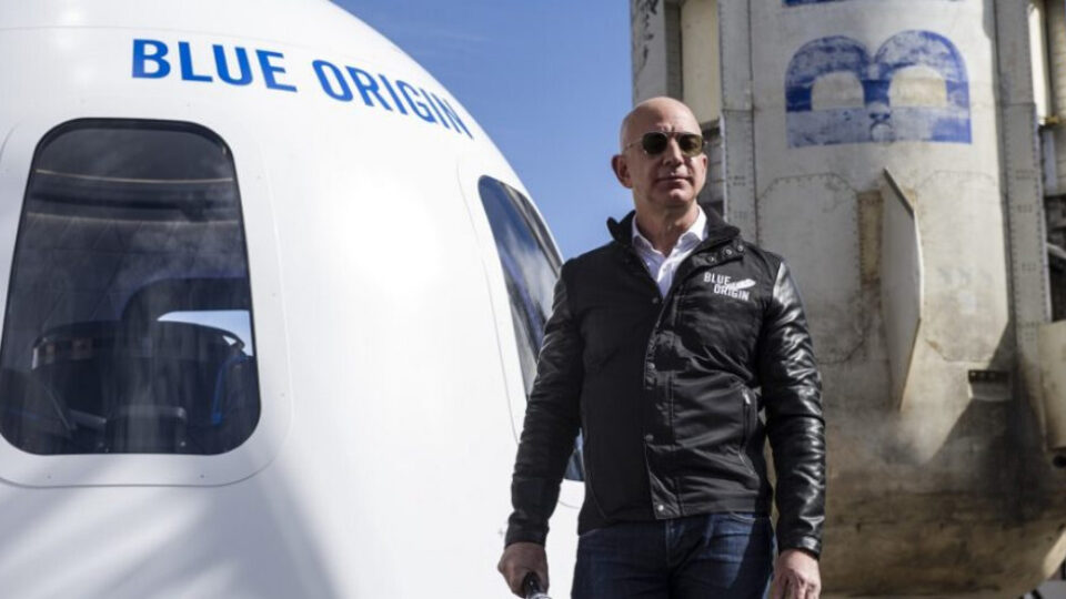 Ο Jeff Bezos αποκαλύπτει το όραμα του: Άνθρωποι στη Σελήνη έως το 2024