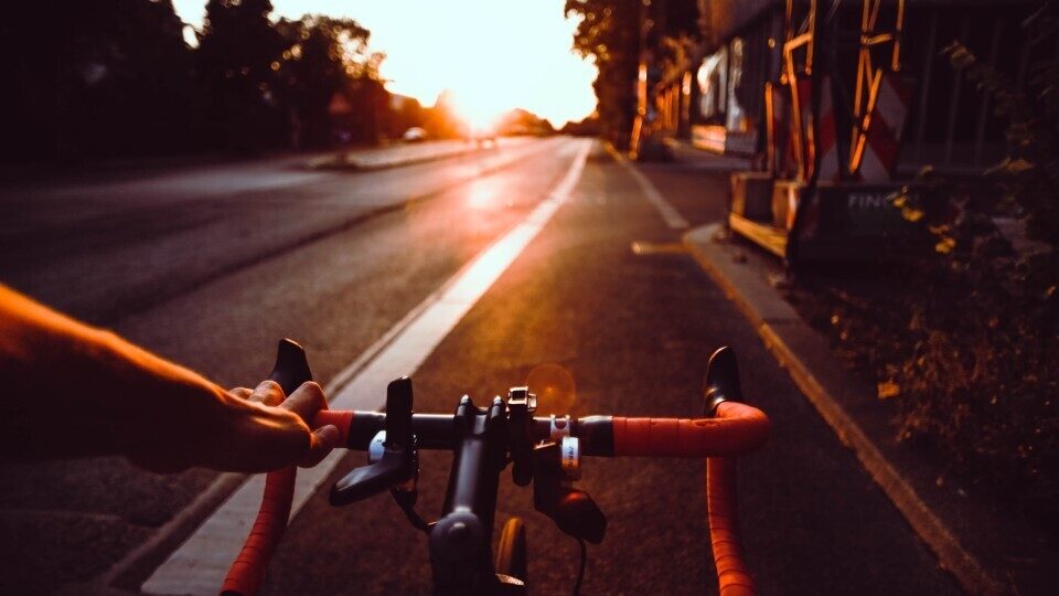 ​ΥΜΕ: Εκστρατεία για τη χρήση ποδηλάτου στα ΜΜΜ - «Με το ποδήλατο πάω παντού»​