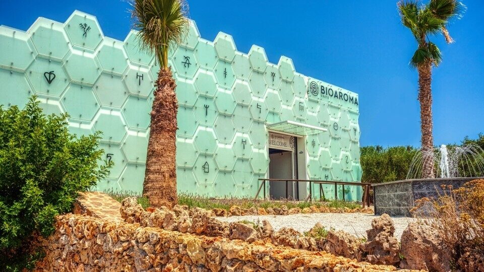 BioAroma Crete: Η κρητική εταιρεία που αξιοποιεί τεχνικές από την εποχή των Μινωιτών!