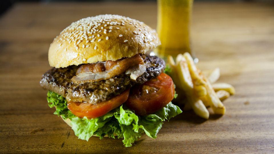 Burger King: Χάμπουργκερ για 1 σεντ εάν το παραγγείλεις από... τα McDonald's [video]