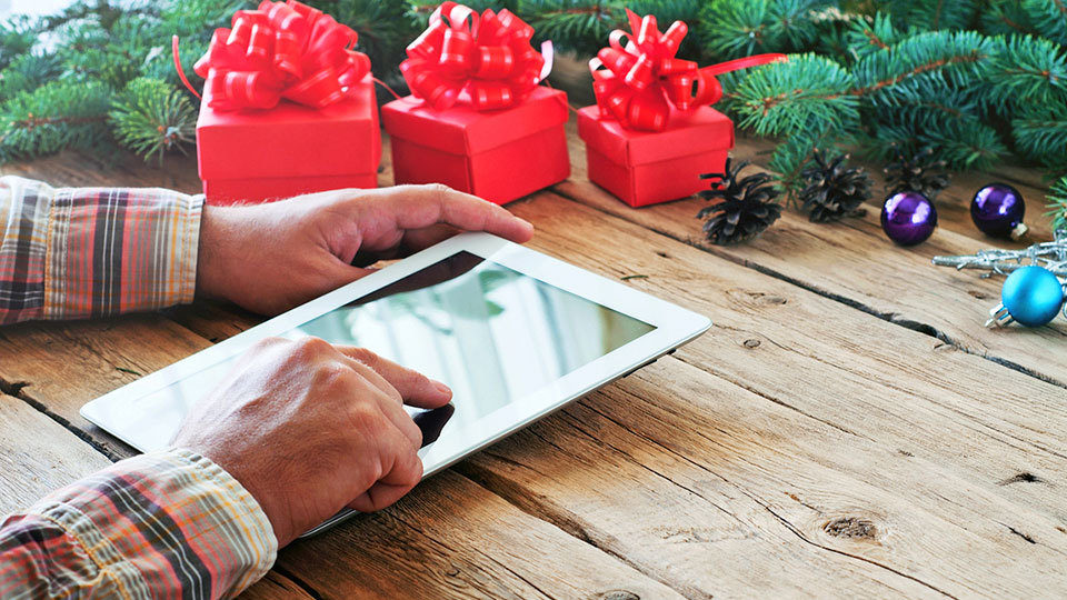 Πώς απολαμβάνει ο σύγχρονος καταναλωτής την εμπειρία του ψηφιακού shopping την περίοδο των εορτών;