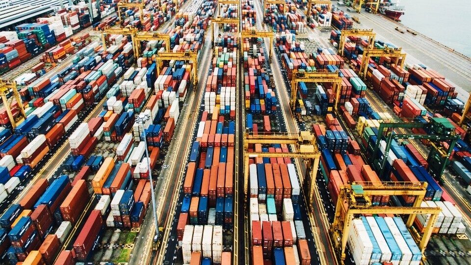 ​ΕΛΣΤΑΤ: Αύξηση 49,0%​ των εισαγωγών και  39,7% των εξαγωγών στο επτάμηνο