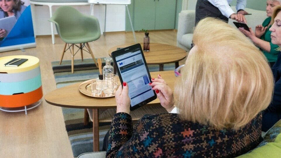 Cosmote: Δωρεάν μαθήματα νέων τεχνολογιών για ανθρώπους μεγαλύτερης ηλικίας