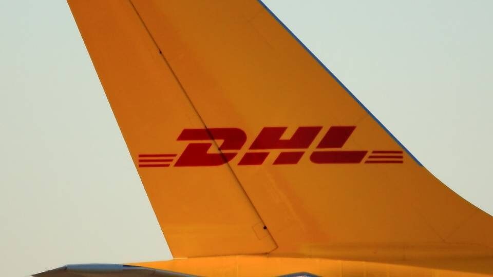 Η DHL προχωρά σε 2.200 περικοπές θέσεων εργασίας λόγω της πανδημίας