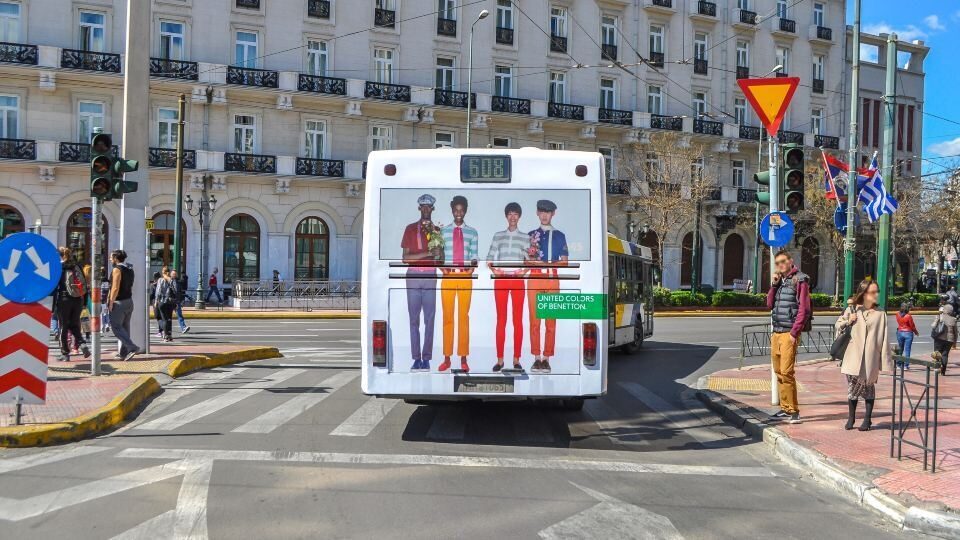 Με άλλη ματιά οι μεγάλες εξωτερικές διαφημιστικές επιφάνειες των λεωφορείων: ίσως πιο πολύτιμες από ποτέ